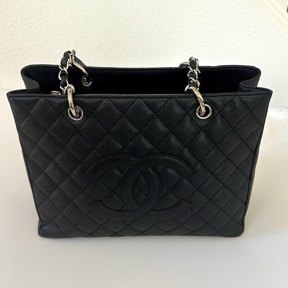 CHANEL GST  Silver Chain Black Caviar  Leather Quilted Shoulder Bag Tote